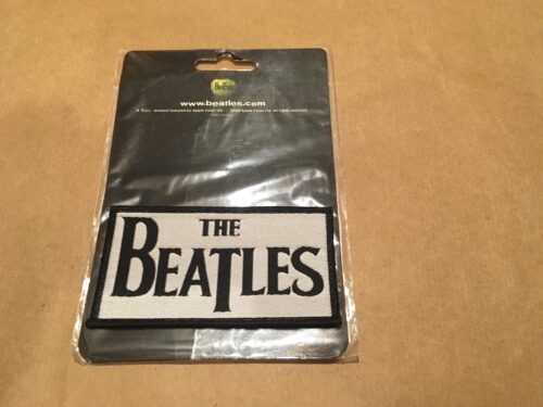 THE BEATLES - LOGO. Tygmärke Officiellt från 2008 Samlarobjekt size 9x5cm