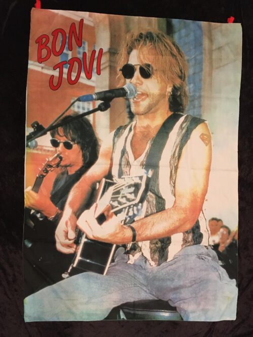 BON JOVI - WITH ACOUSTIC GUITAR. Posteflagga Big size Gammalt Samlarobjekt