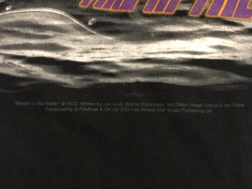 DEEP PURPLE - SMOKE ON THE WATER. T-shirt Medium Officiell  T-shirt Samlarobjekt - Bild 4